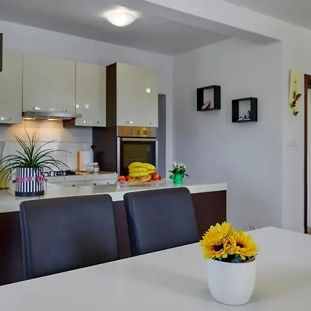House Paola Dom wakacyjny Bibici
